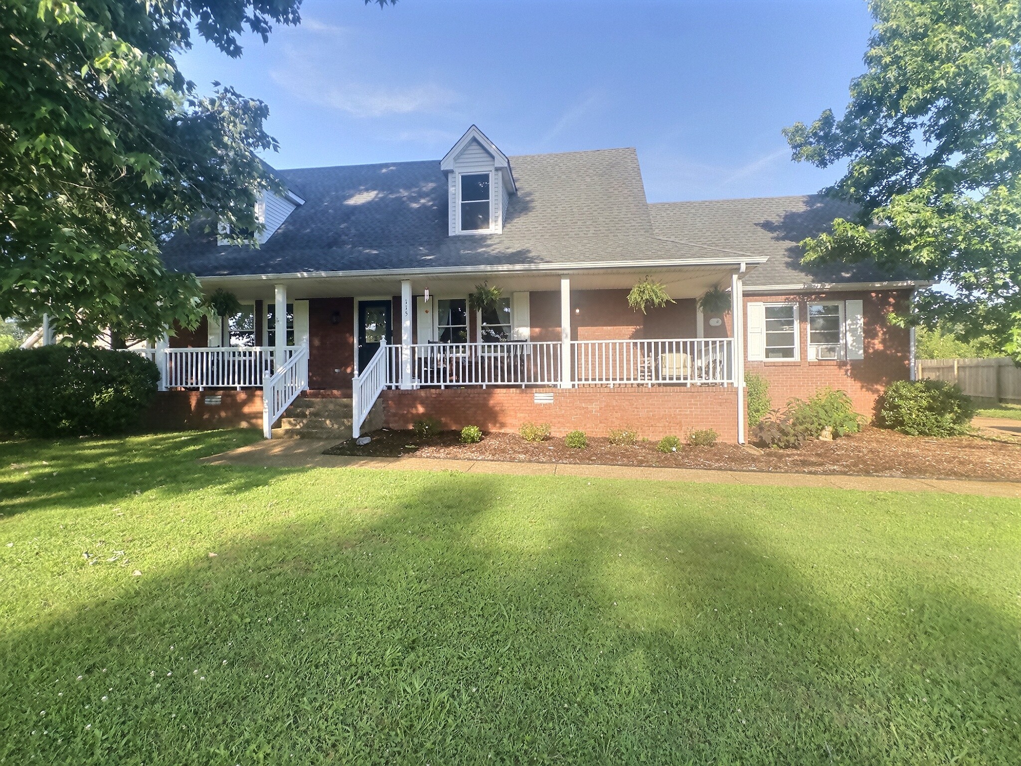 115 Spicer Ct Property Photo 1
