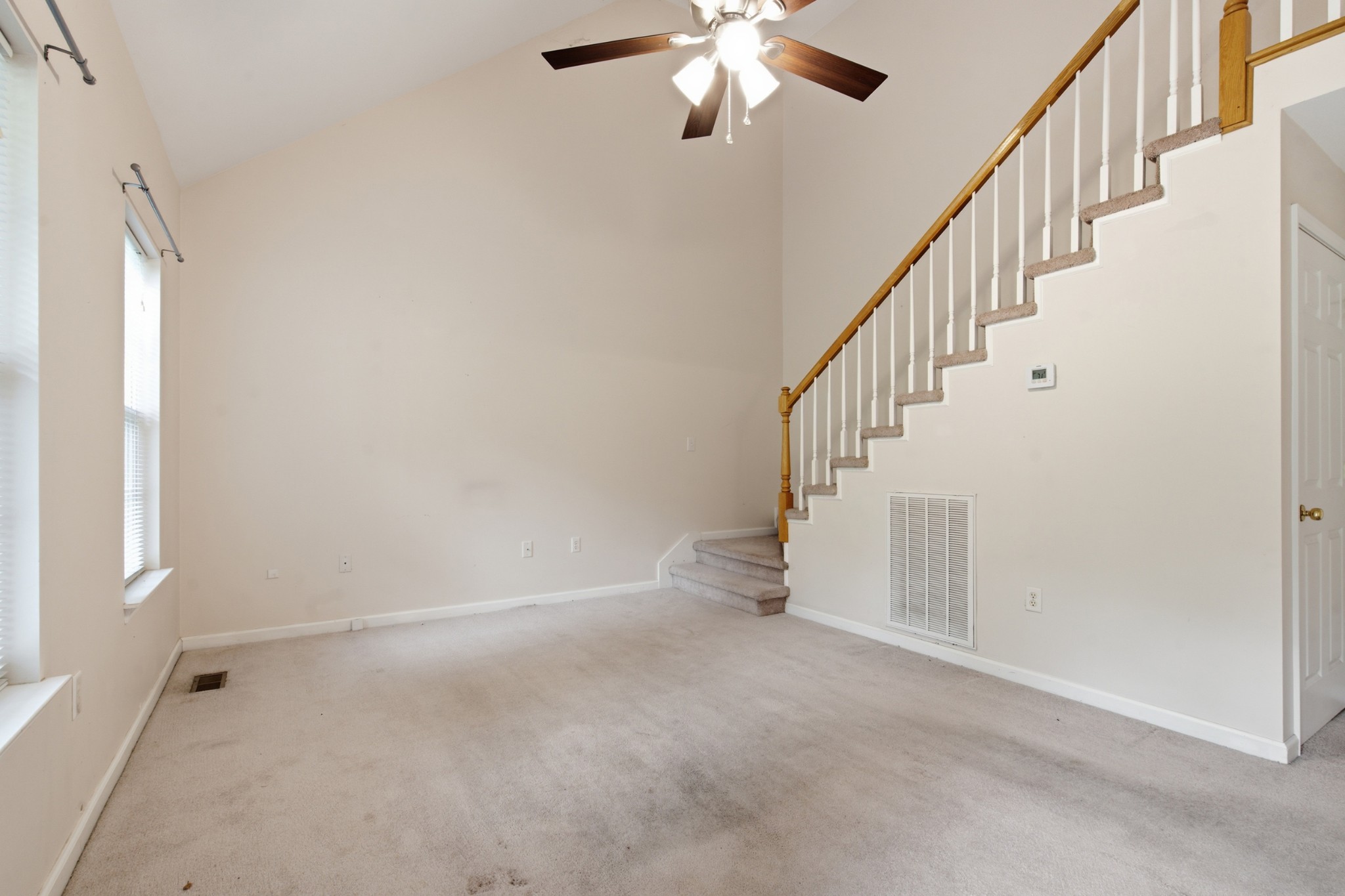 958 Jordan Cir Property Photo 9