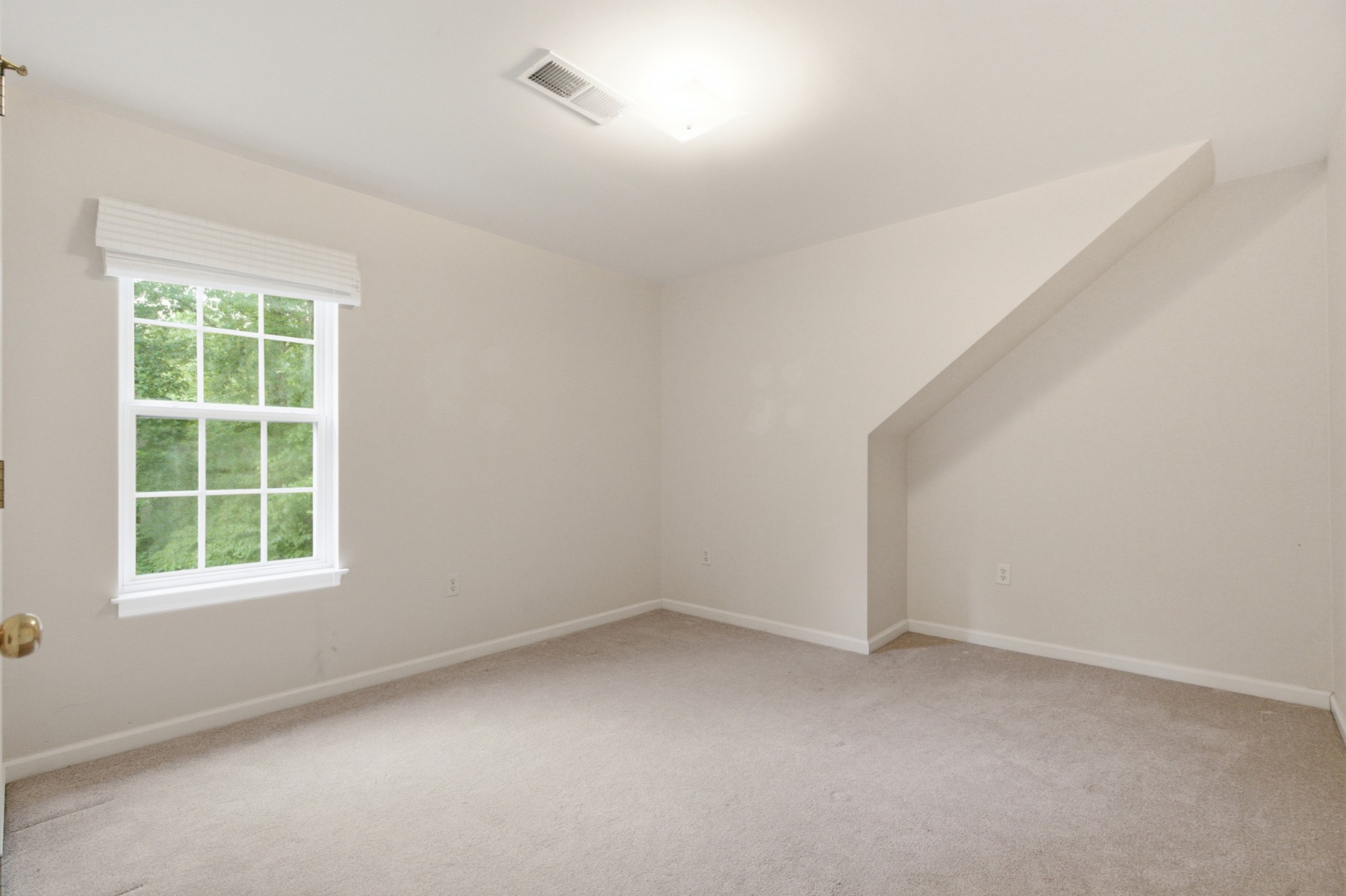 958 Jordan Cir Property Photo 25