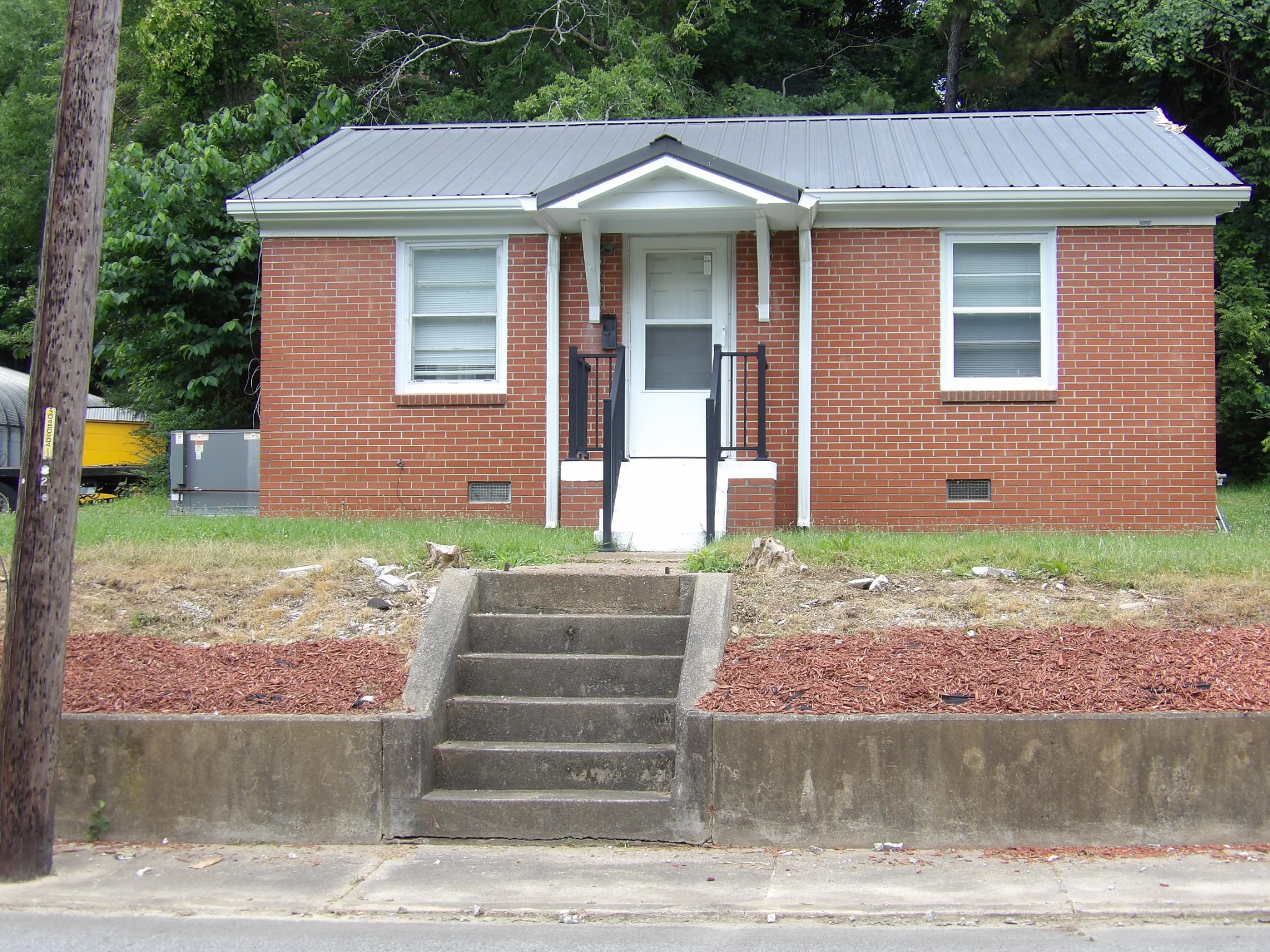202 E Richland Ave Property Photo 1