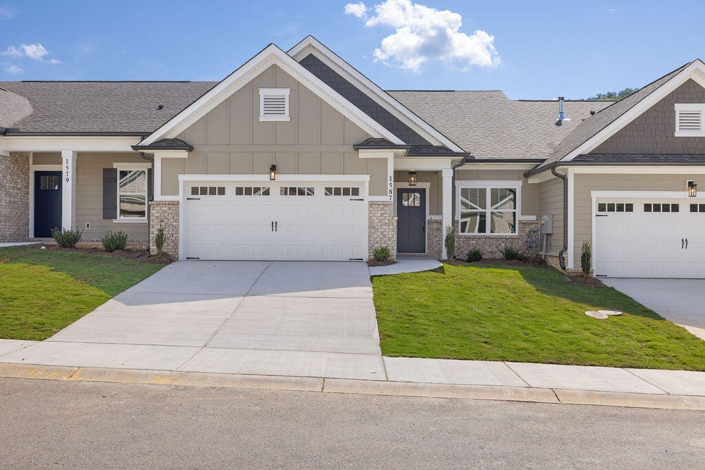 1587 Whisper Winds Lane Property Photo 1