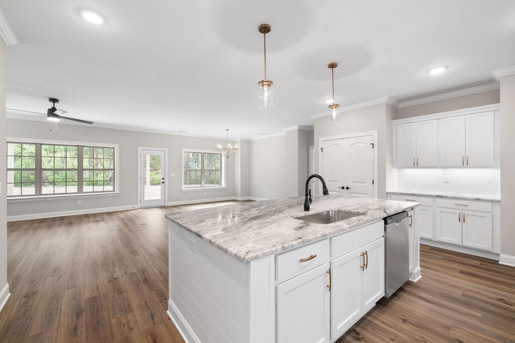 8942 Knolling Loop Property Photo 13