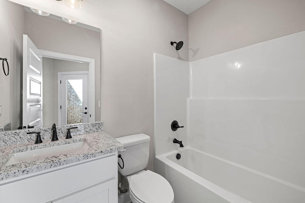 106 Founding Way Property Photo 5