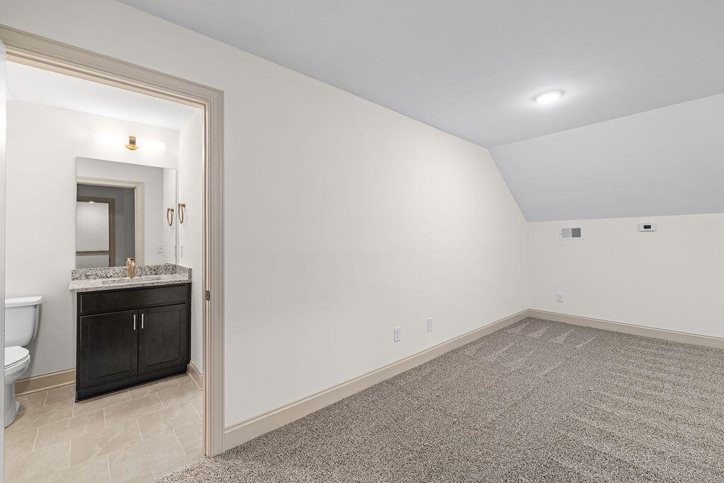 106 Founding Way Property Photo 27