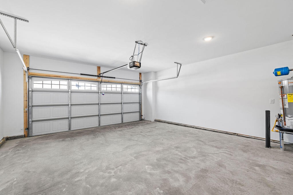106 Founding Way Property Photo 32