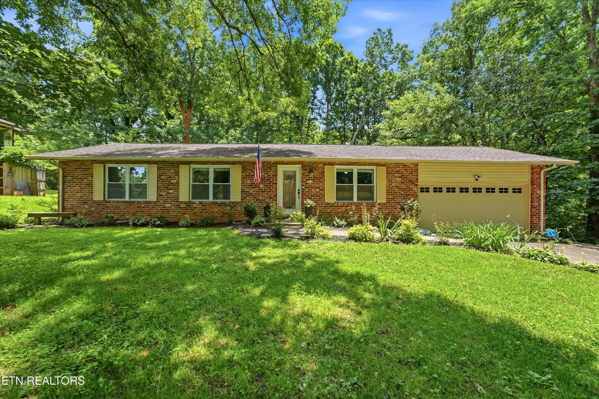 1516 Scottsdale Drive Property Photo 1