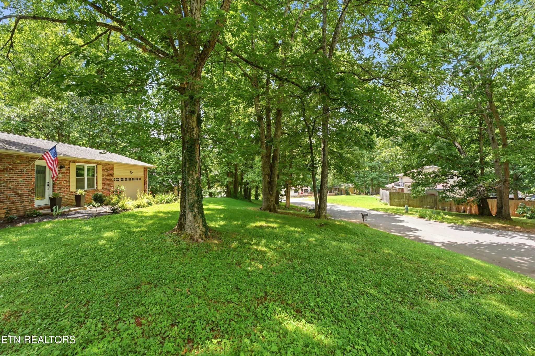 1516 Scottsdale Drive Property Photo 4