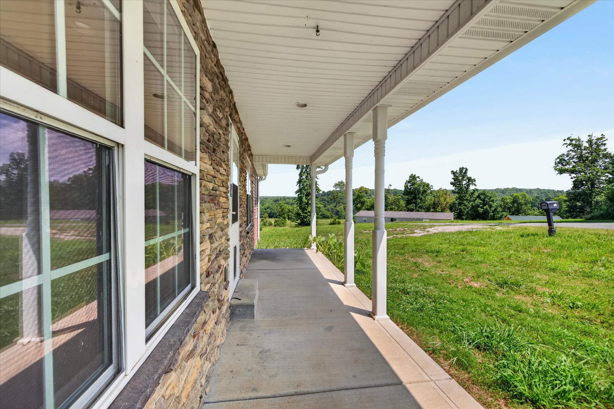 171 High Point Rd Property Photo 4