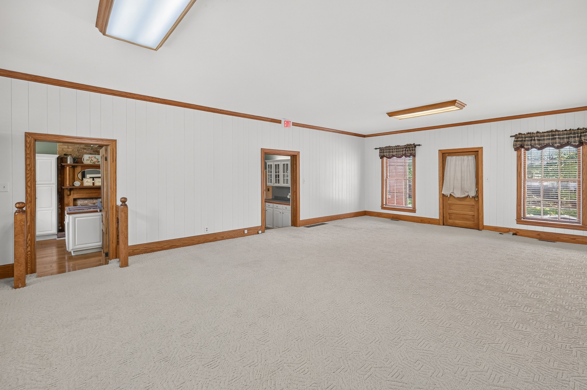 137 3rd Ave, N Property Photo 50