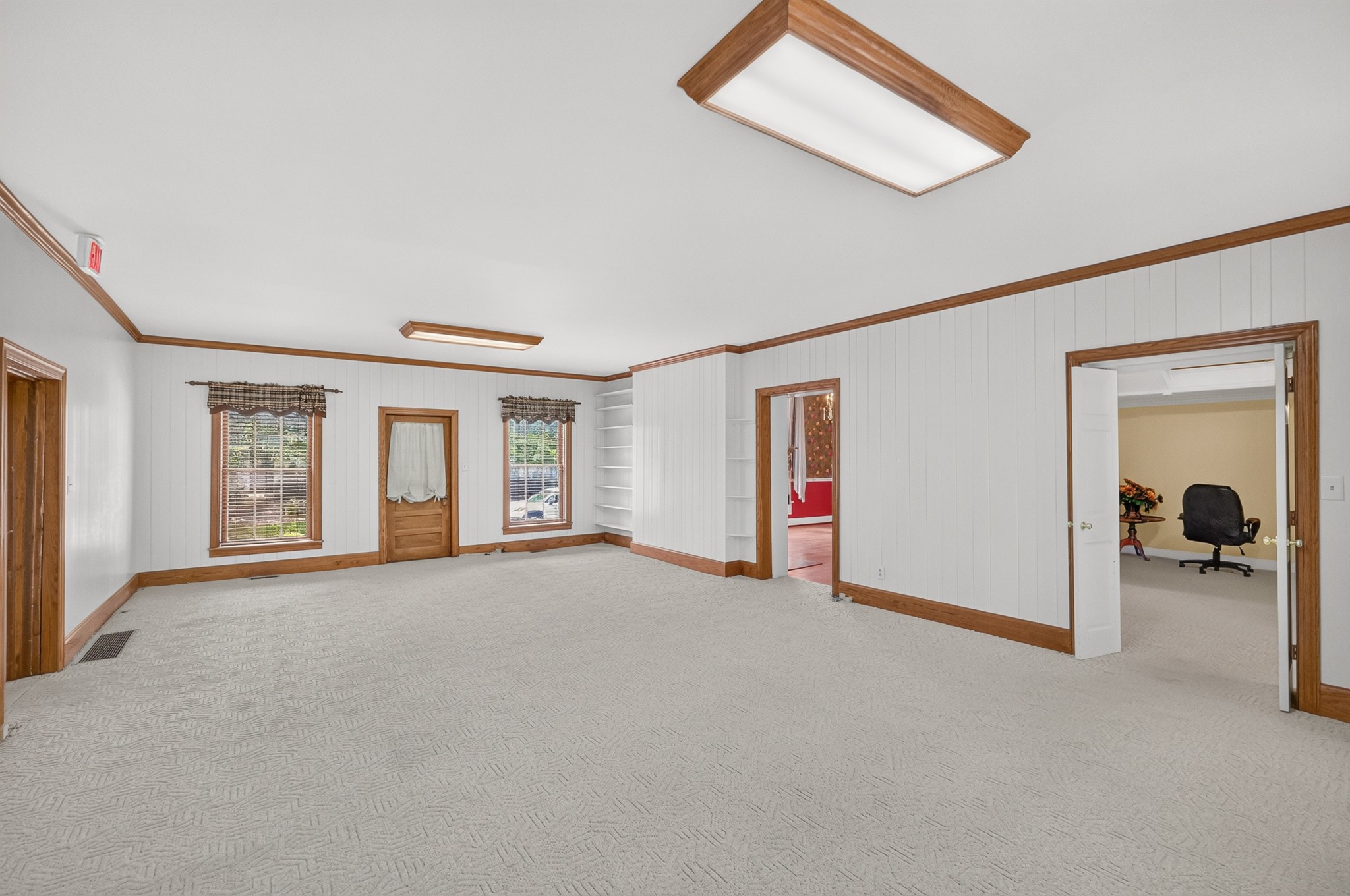 137 3rd Ave, N Property Photo 52