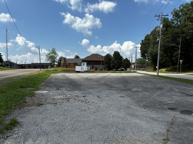 129 S Forrest Ave Property Photo 8