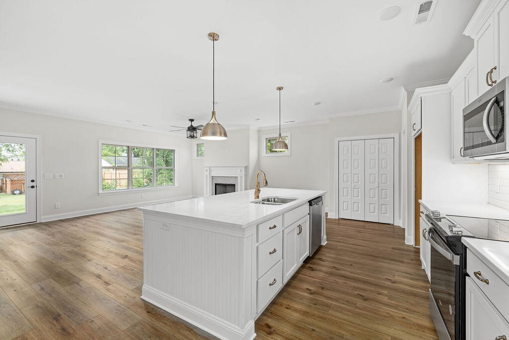 2880 Discovery Drive, Nw Property Photo 5