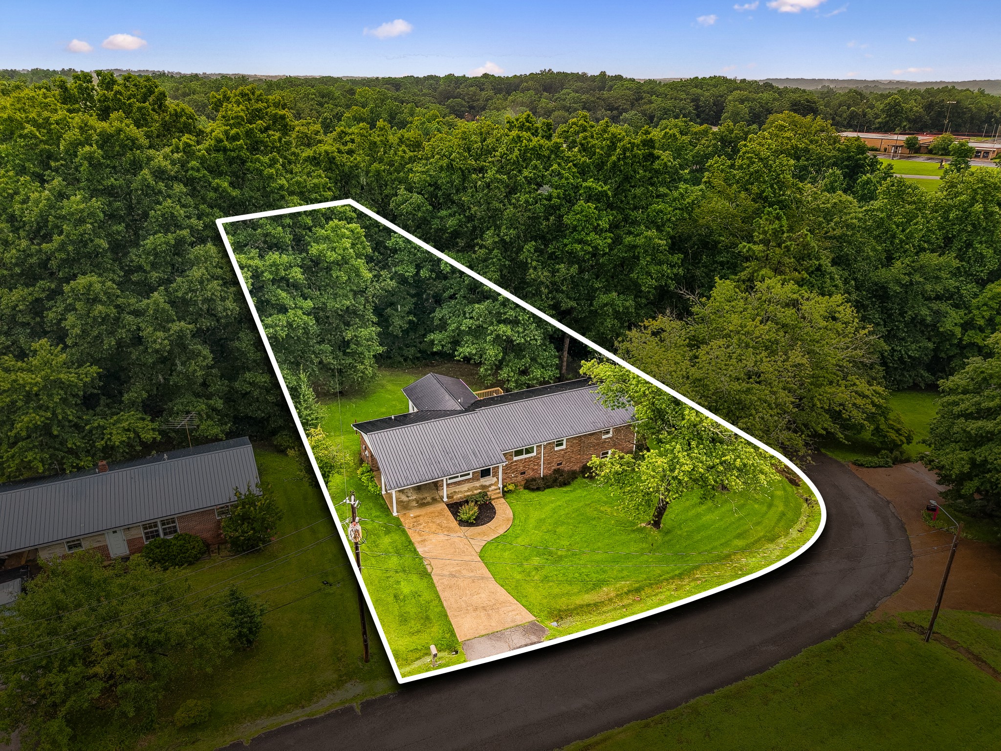 1416 Oakmont Circle Property Photo 1