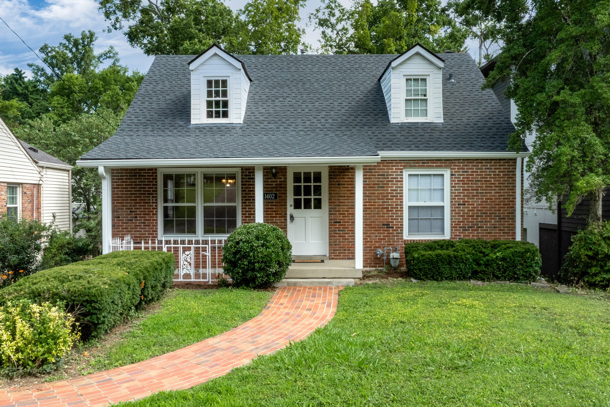 1402 Grandview Drive Property Photo 1