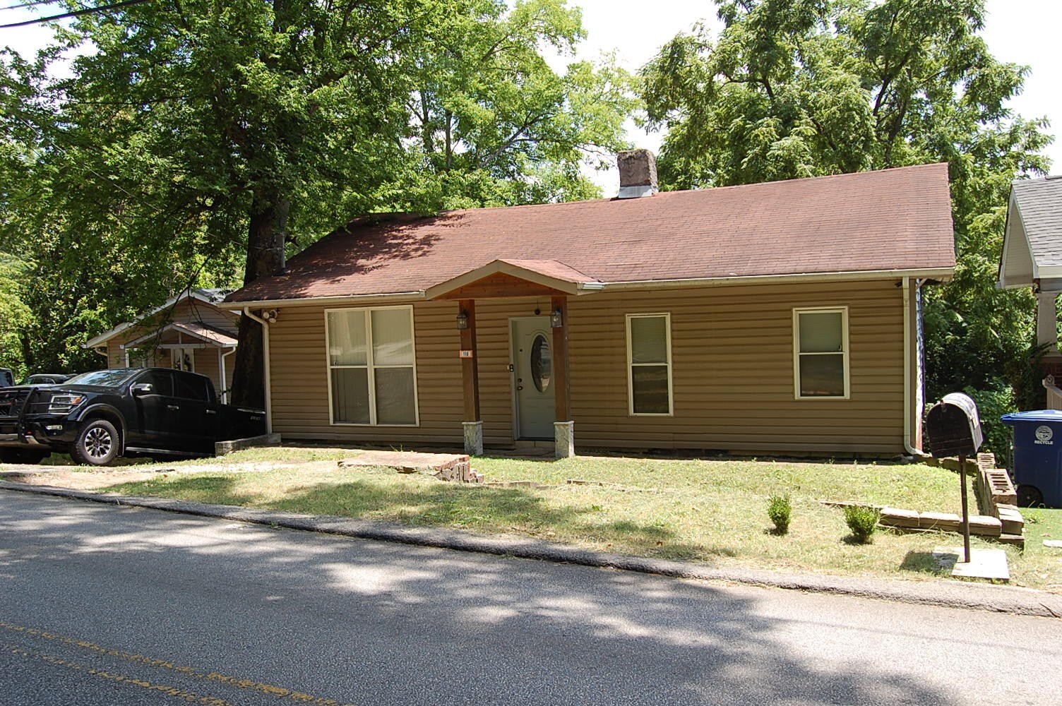 110 S Seminole Drive Property Photo 1