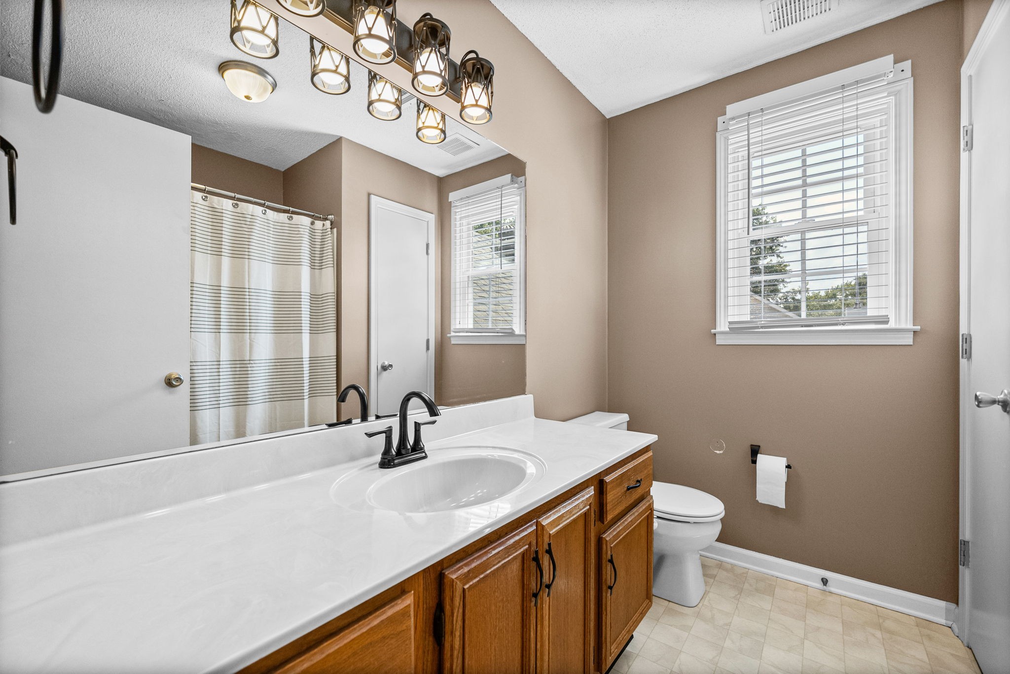 822 Creek Stone Dr Property Photo 34