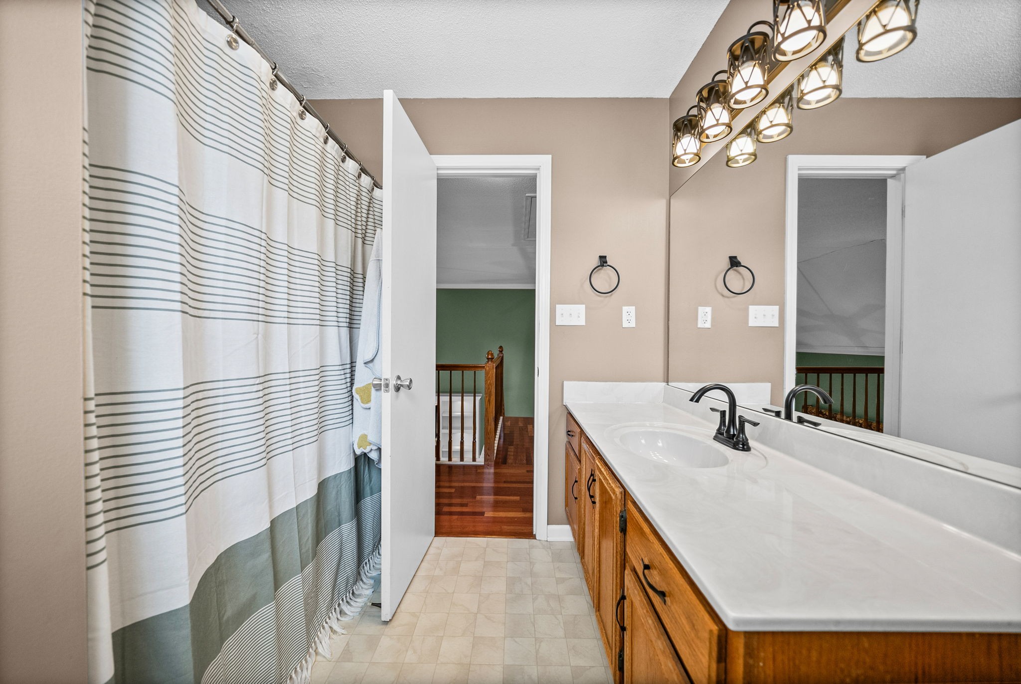 822 Creek Stone Dr Property Photo 35
