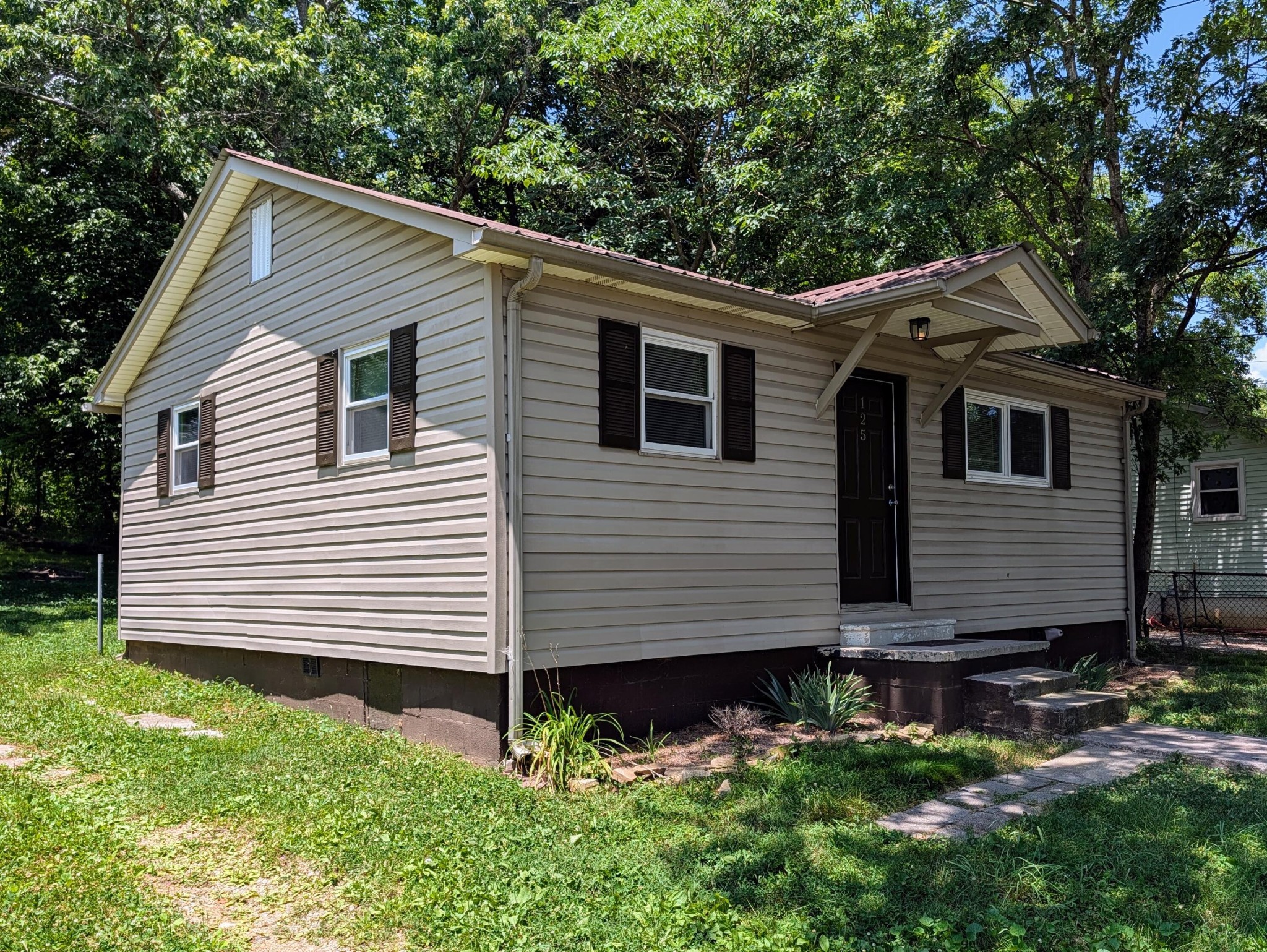 125 Dixie Drive, Ne Property Photo 1