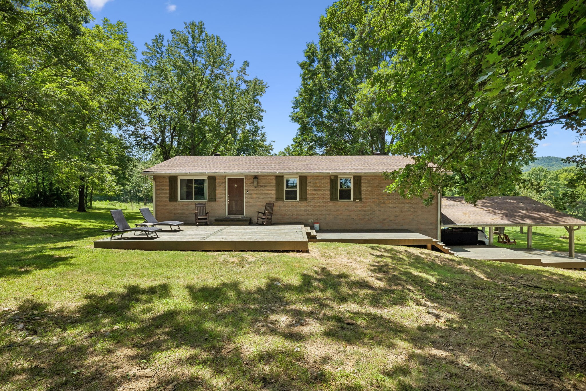 2667 Sanford Rd Property Photo 1