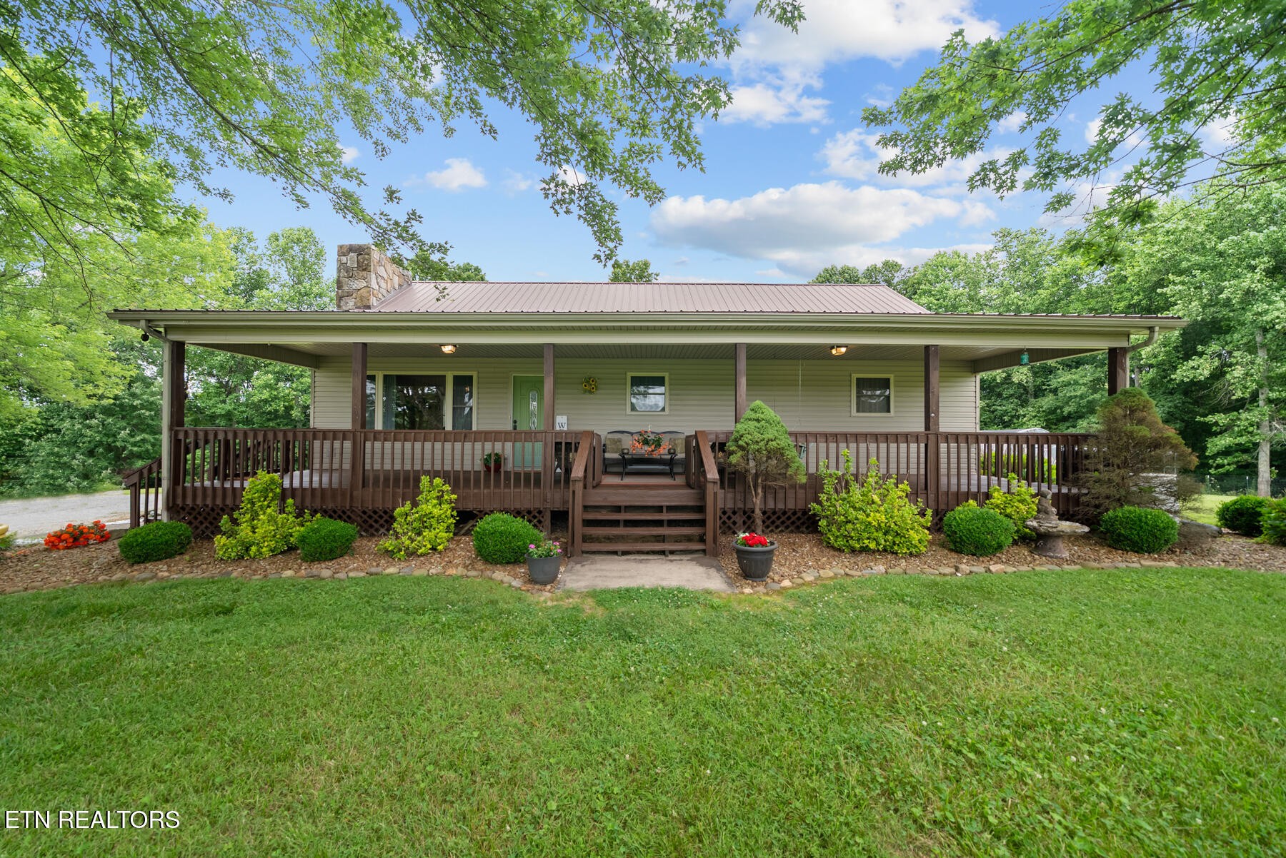 600 Dave Garrett Rd Property Photo 1