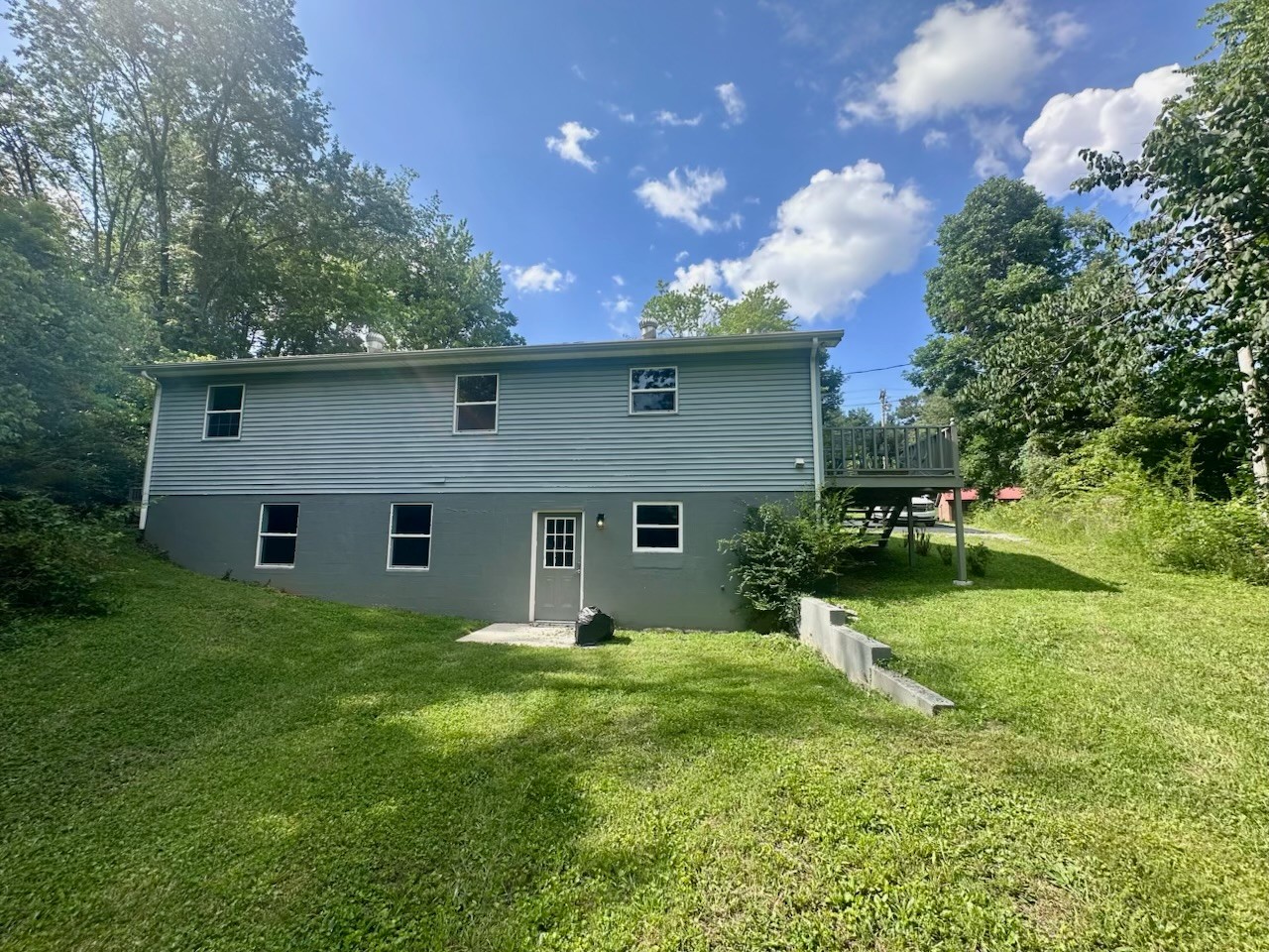 138 Buena Vista Dr Property Photo 3