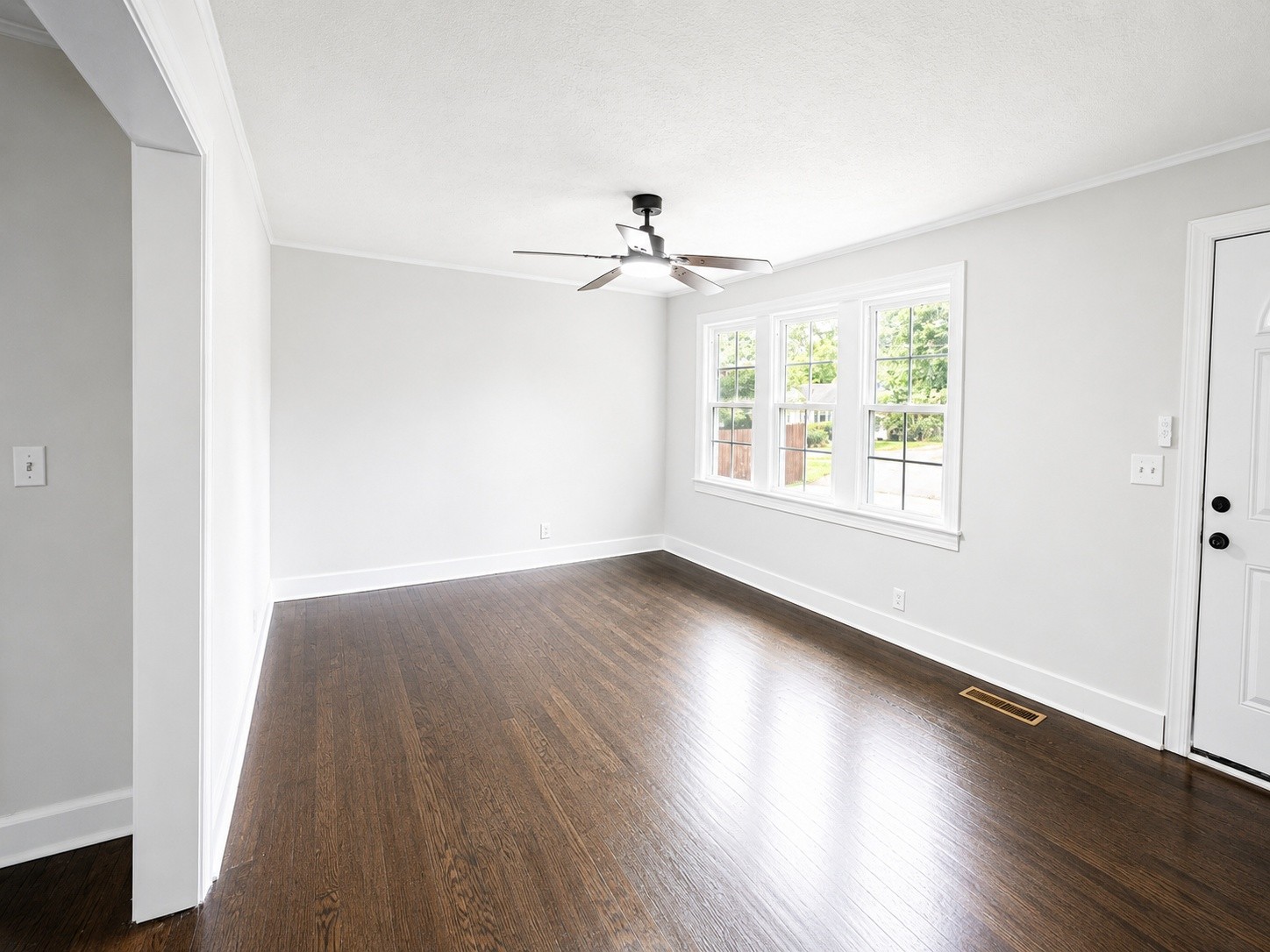 254 Dupont Ave Property Photo 3