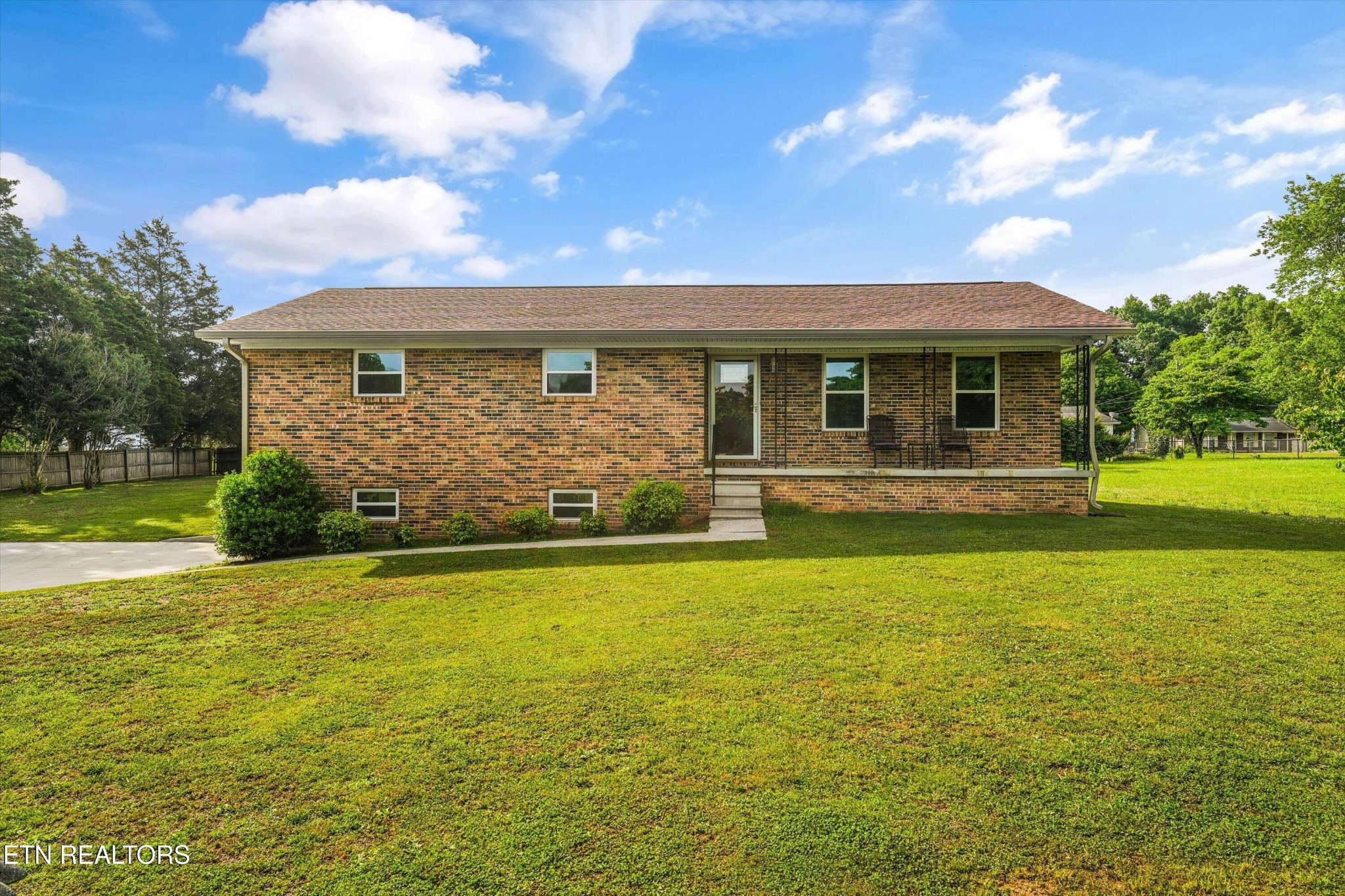 9120 Sherrod Drive Property Photo 1