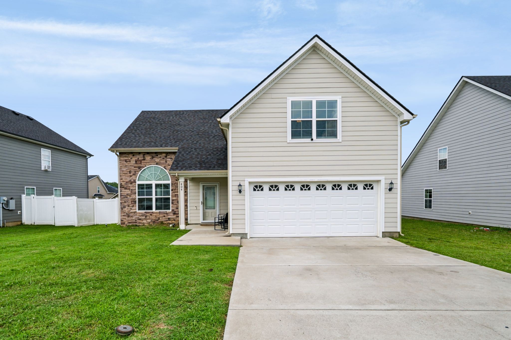 404 Tramore Dr Property Photo 1
