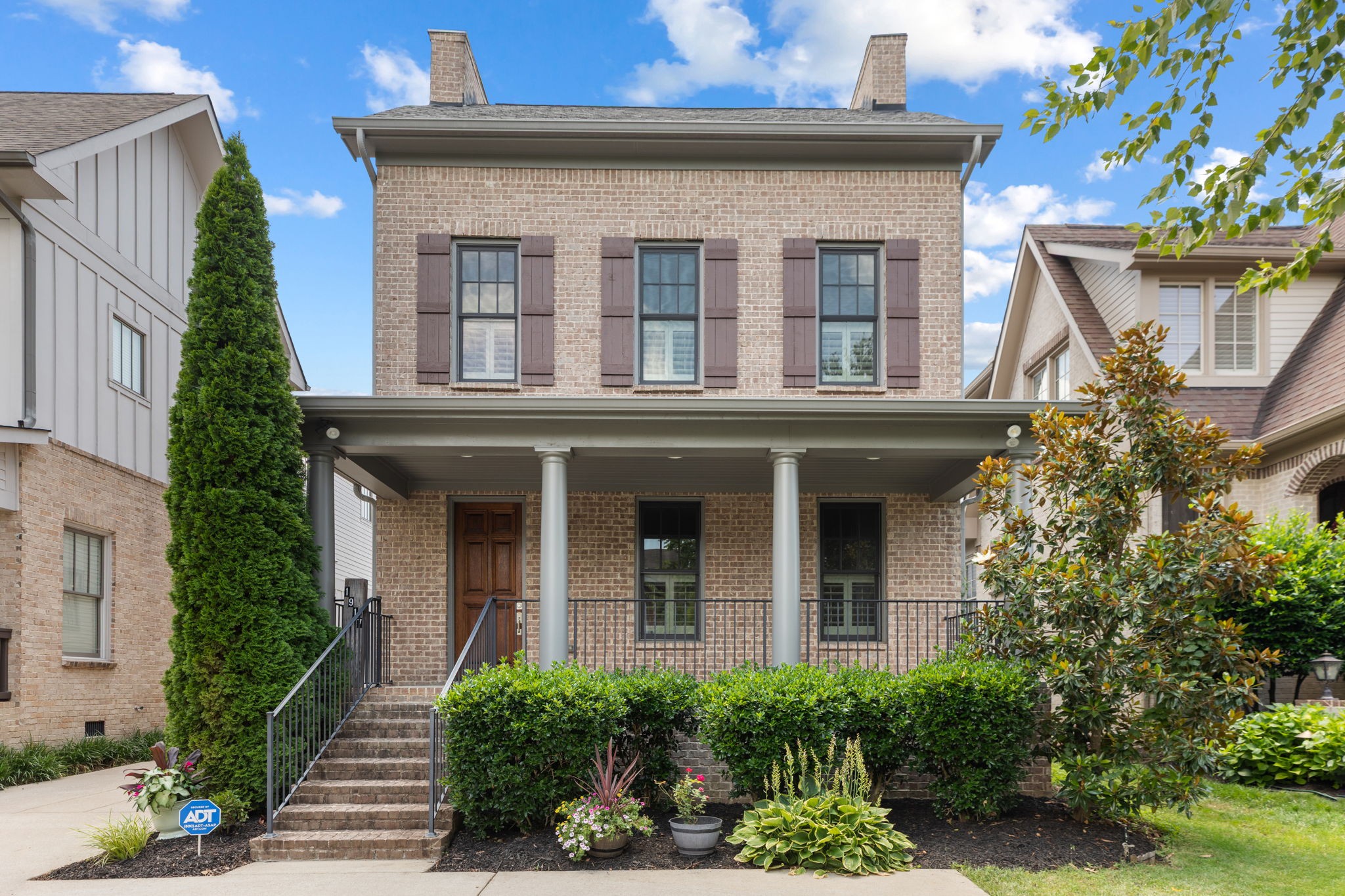 1917 Warfield Dr