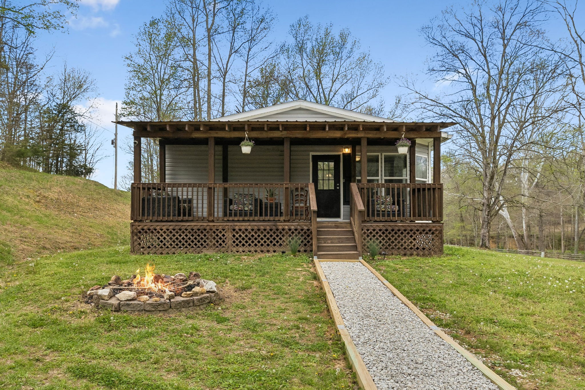 805 Harris Rd Property Photo 3