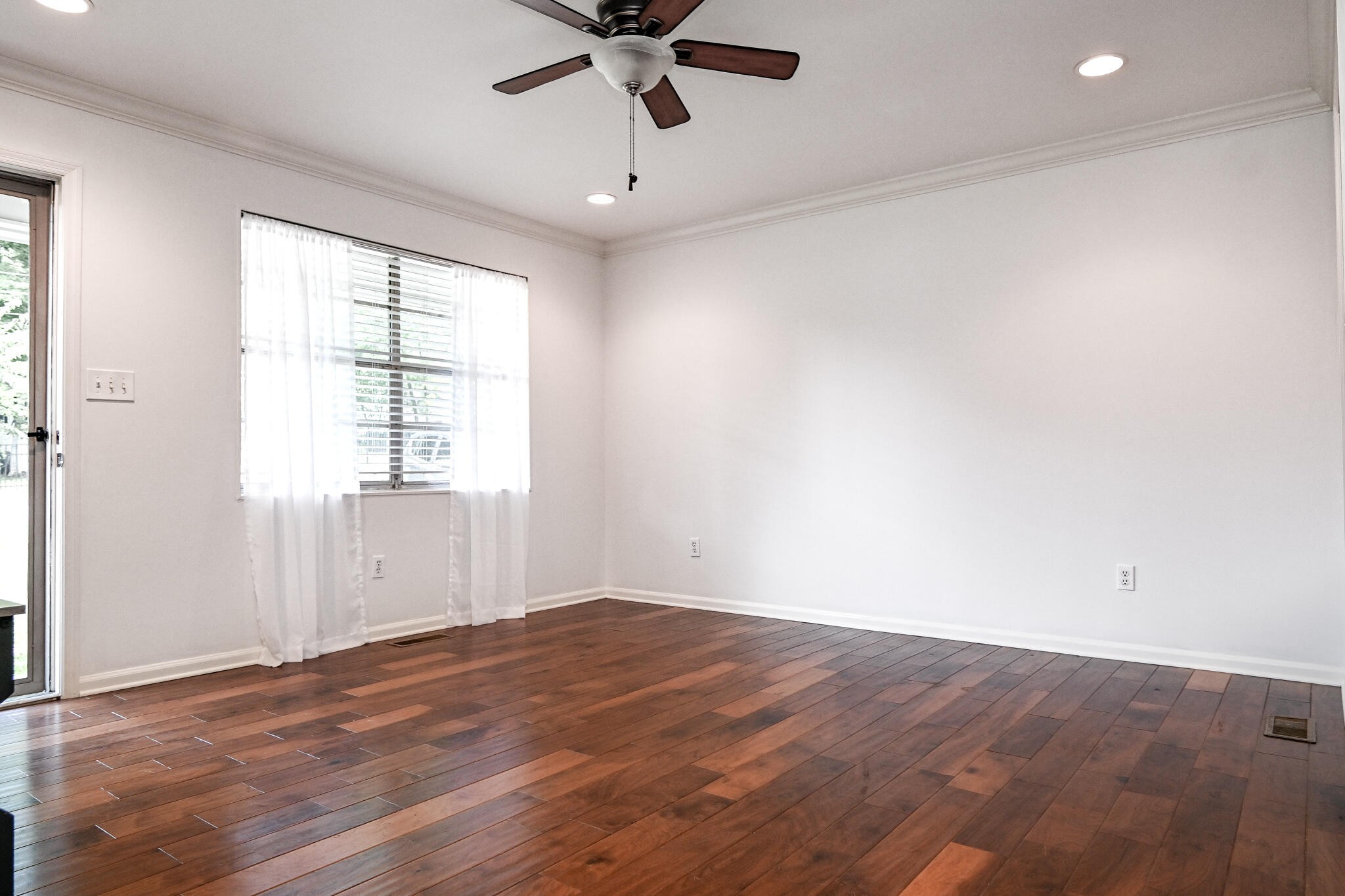 563 18th Street, Nw Property Photo 7