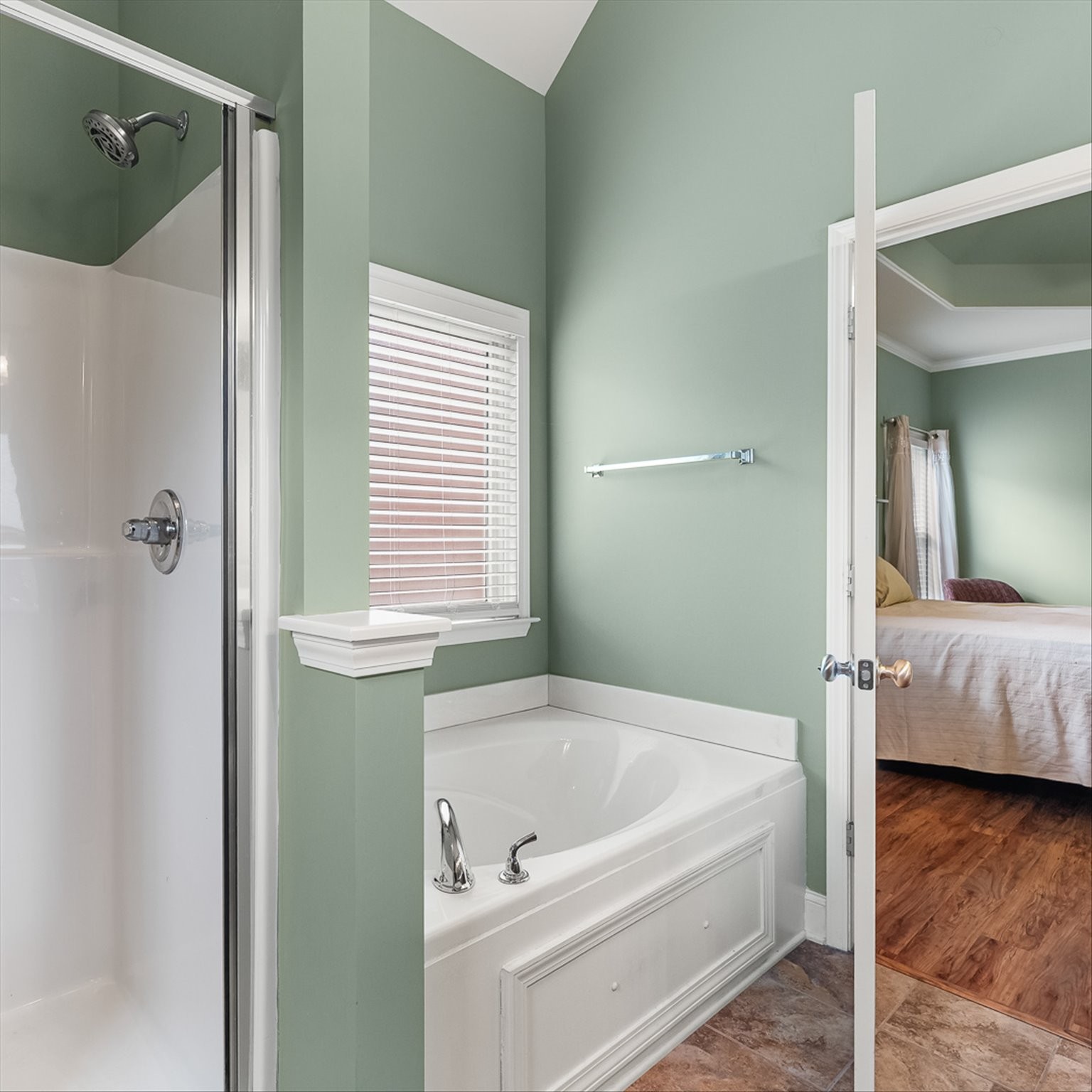 1002 Aenon Cir Property Photo 14