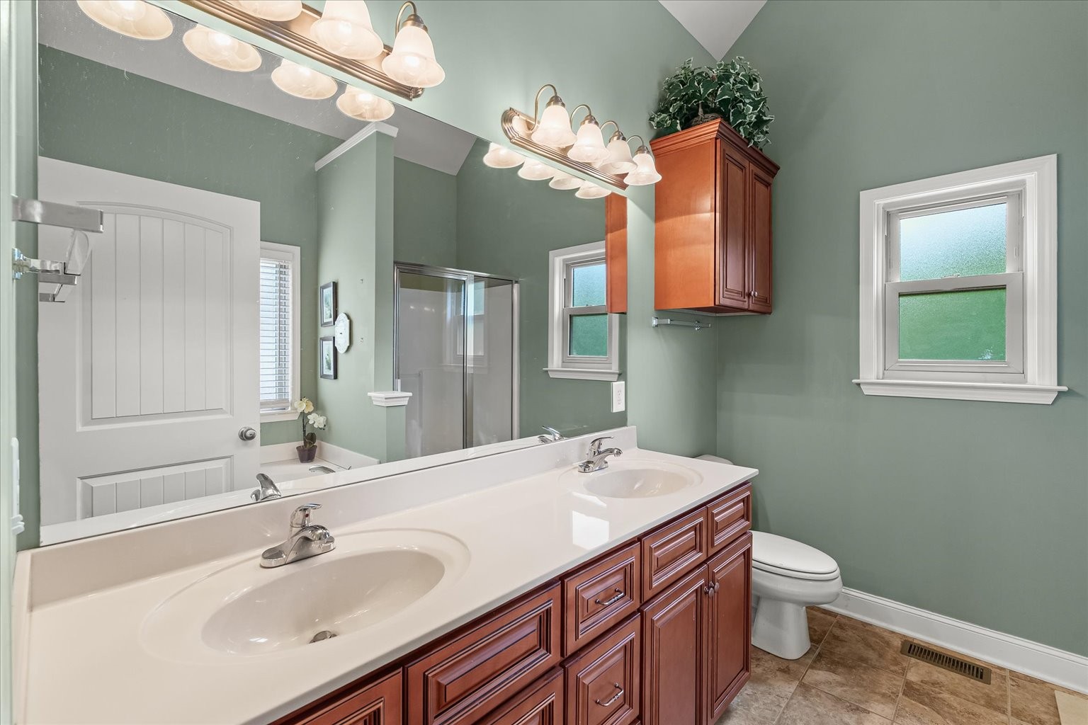 1002 Aenon Cir Property Photo 17