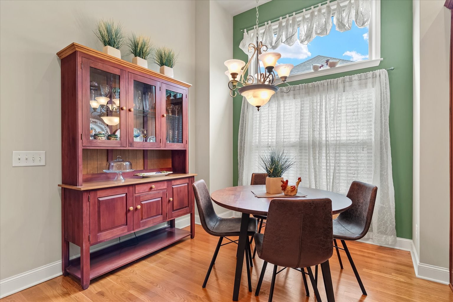 1002 Aenon Cir Property Photo 18