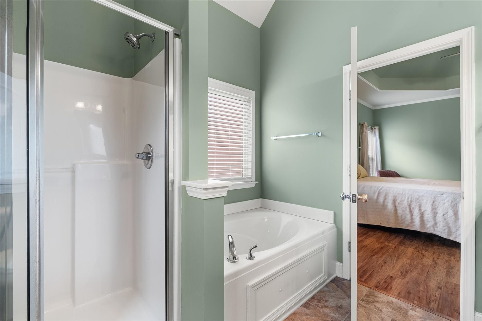 1002 Aenon Cir Property Photo 24