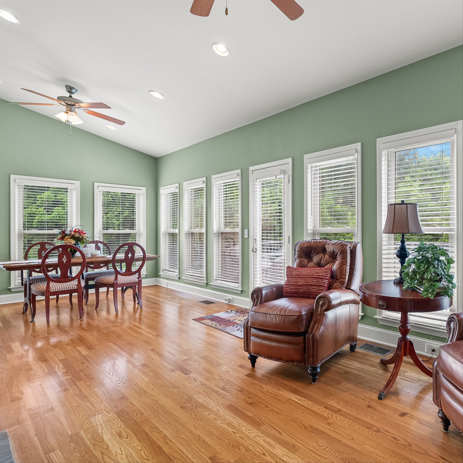 1002 Aenon Cir Property Photo 28
