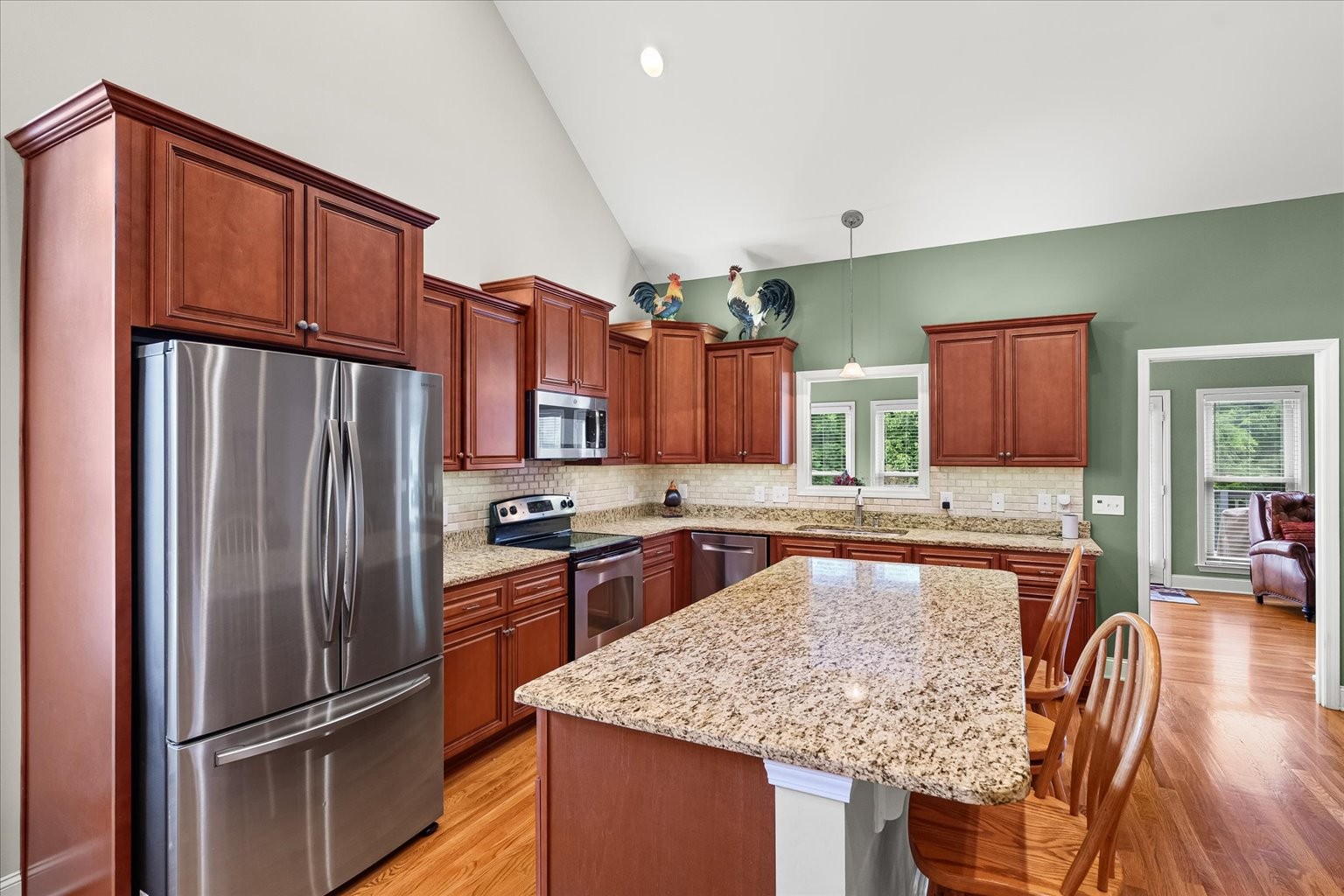 1002 Aenon Cir Property Photo 32