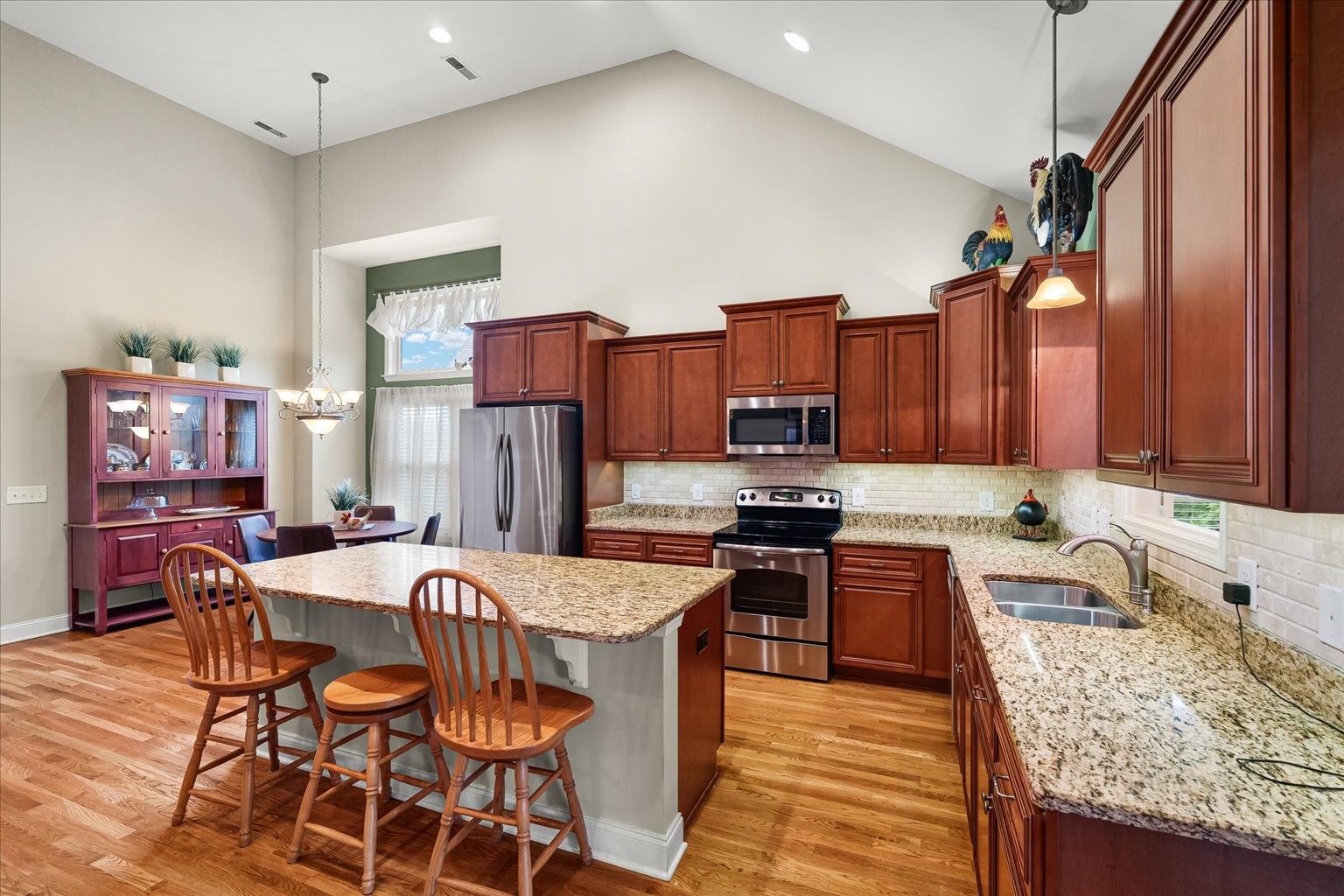 1002 Aenon Cir Property Photo 39