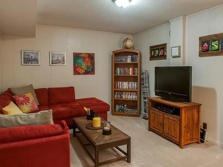 925 Algonquin Ct Property Photo 21