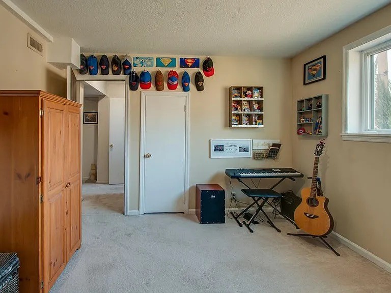 925 Algonquin Ct Property Photo 25