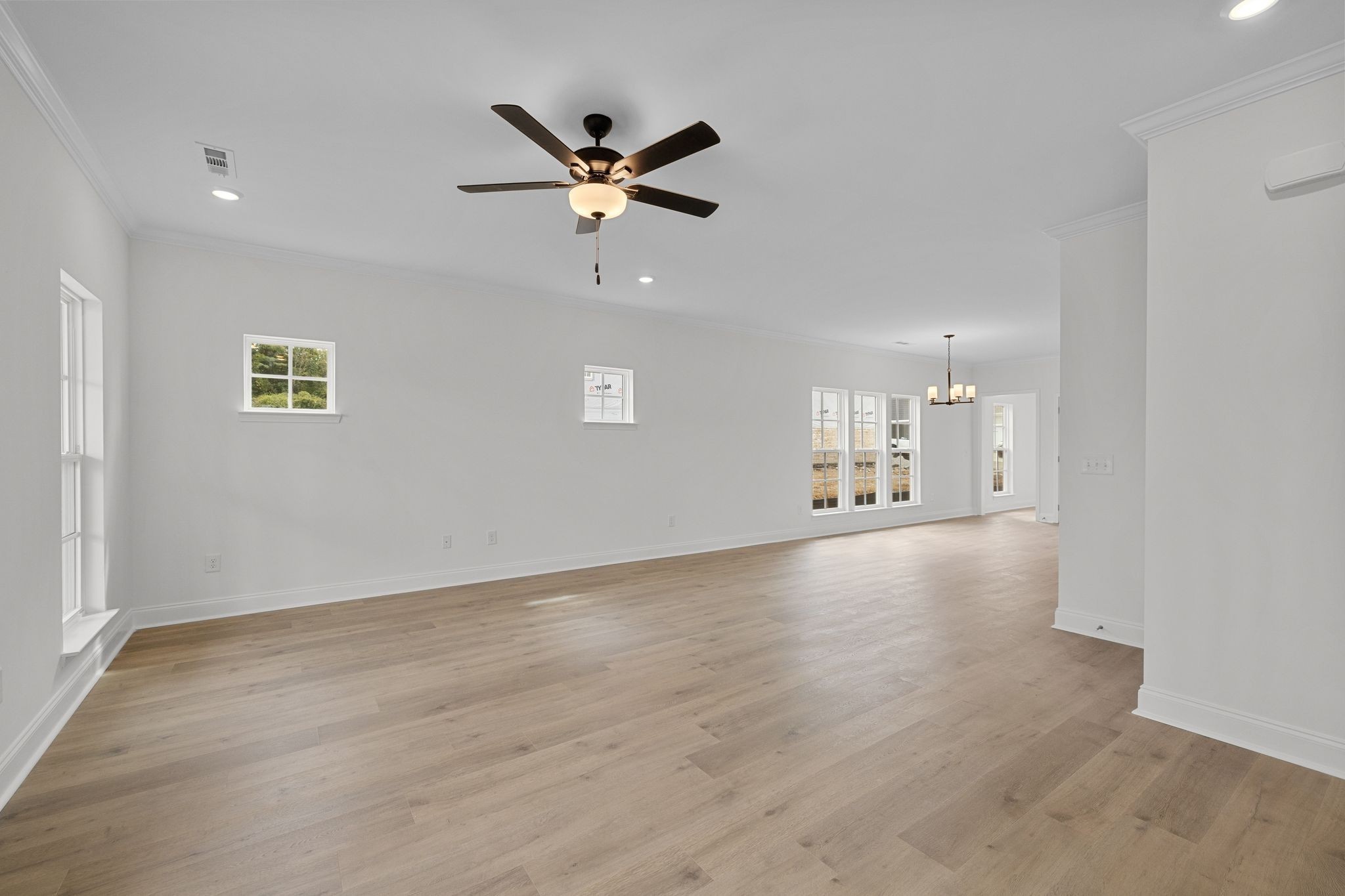 327 Caxton Alley Property Photo 8