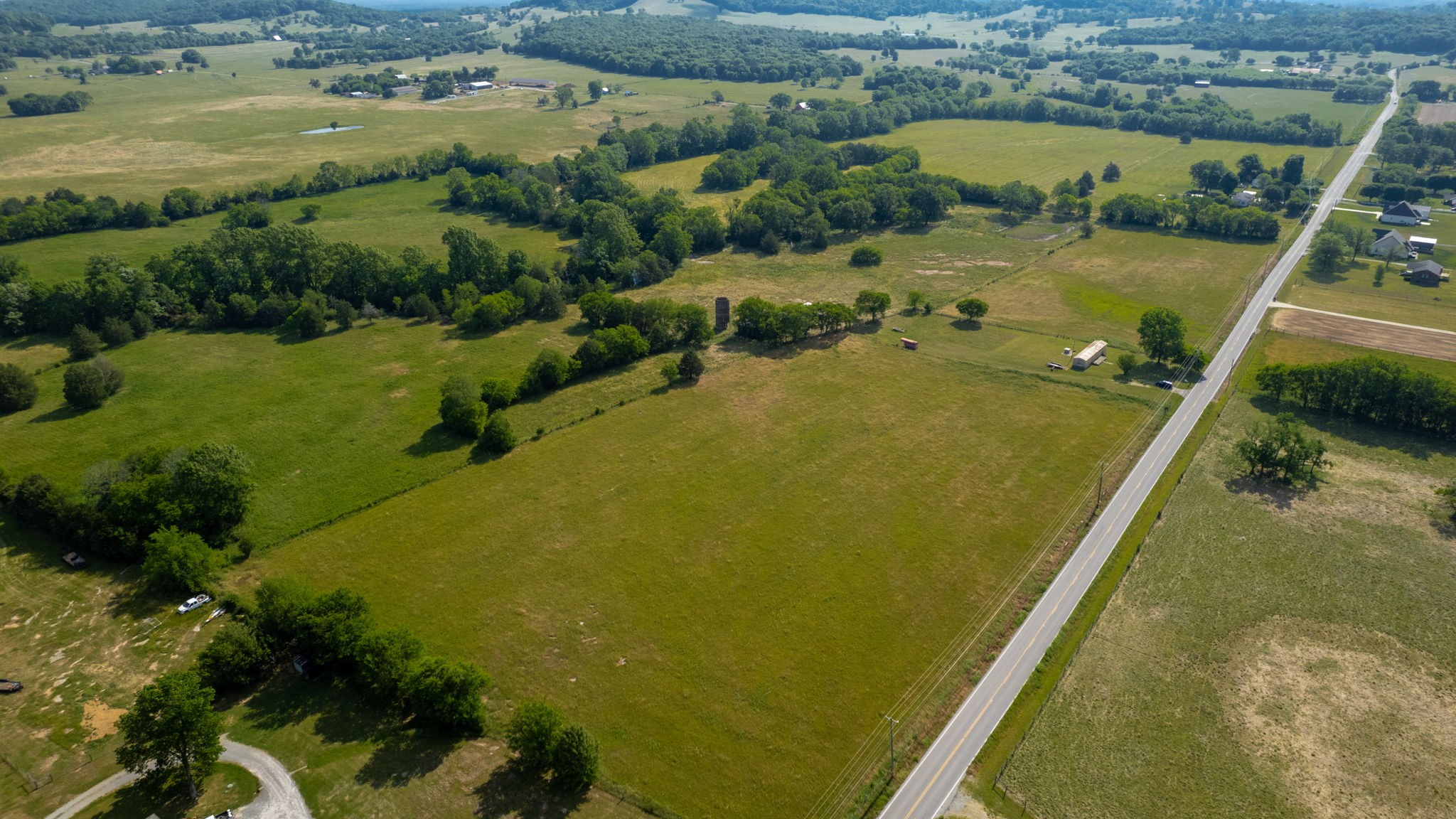 2393 Trousdale Ferry Pike Property Photo 1