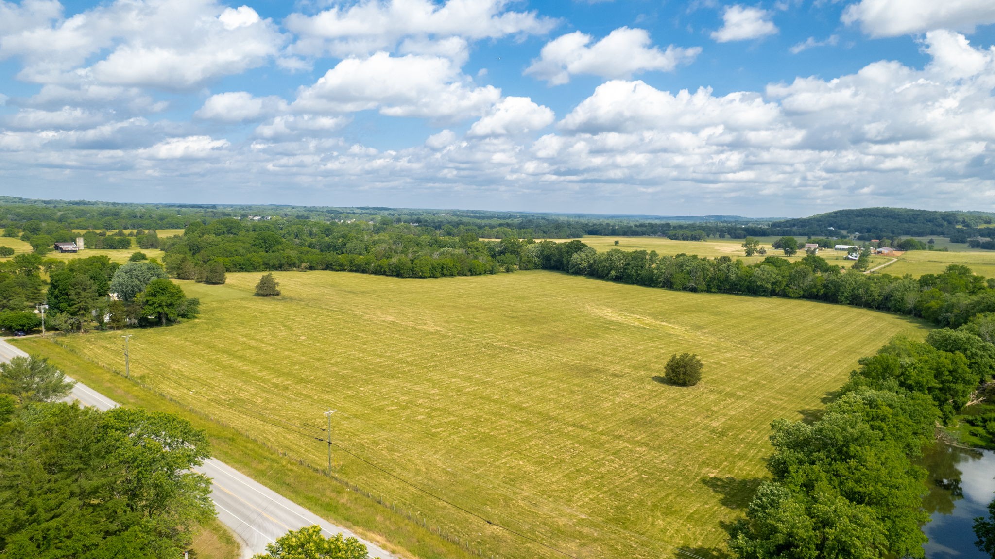 2393 Trousdale Ferry Pike Property Photo 1