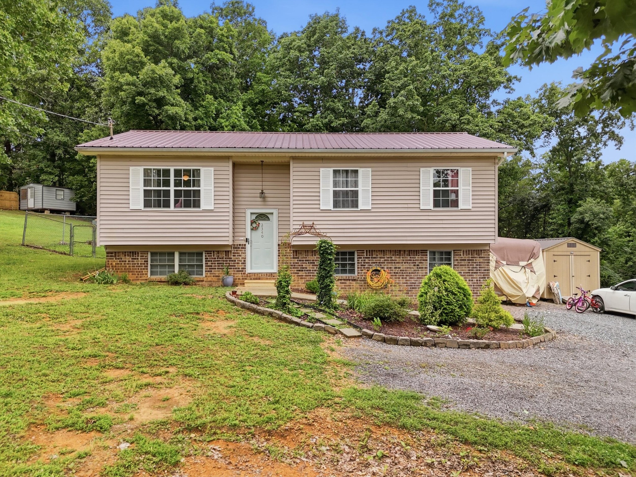 2340 Rolling Brook Drive, Ne Property Photo 1