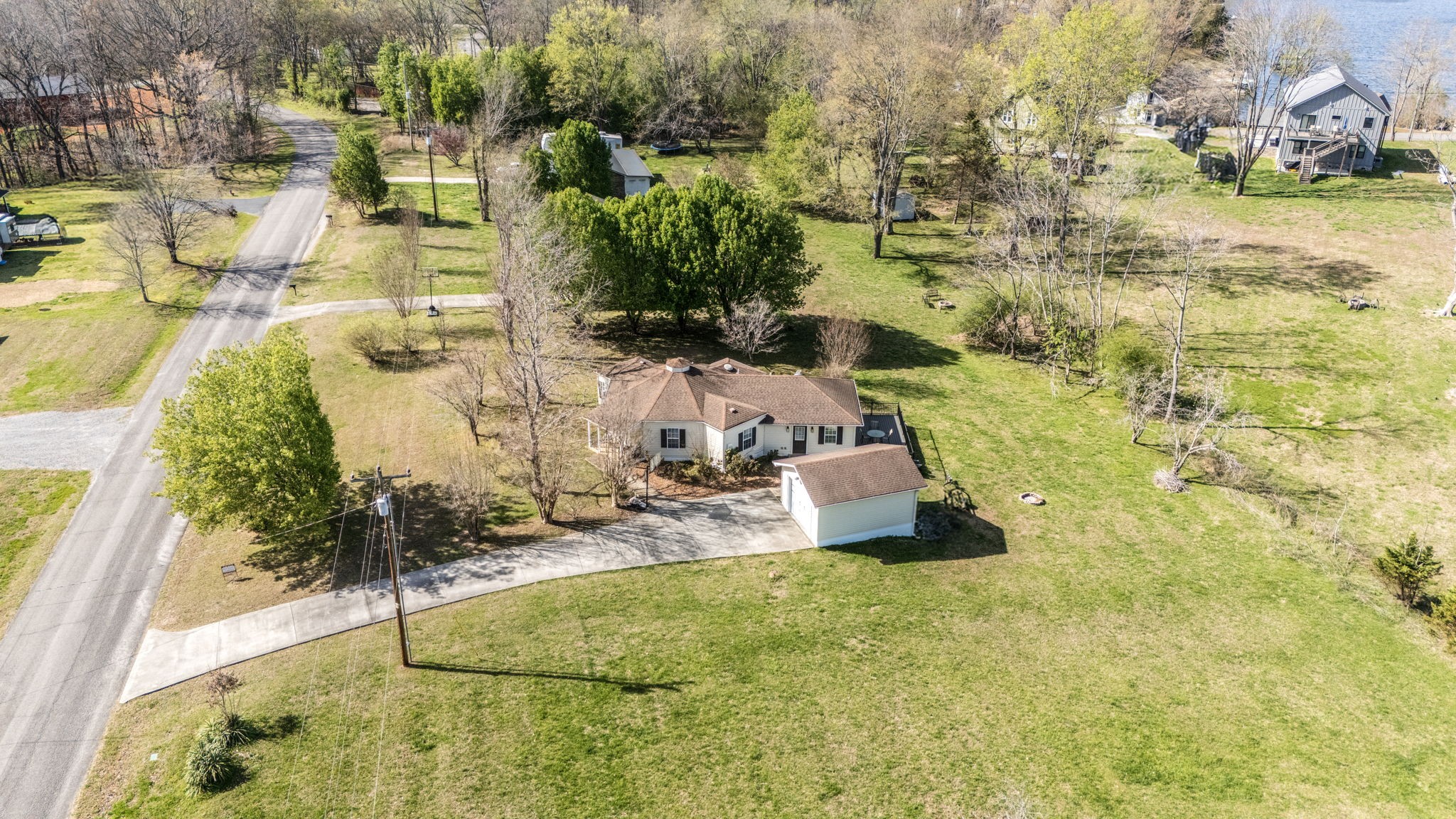 512 Cline Ridge Rd Property Photo 3