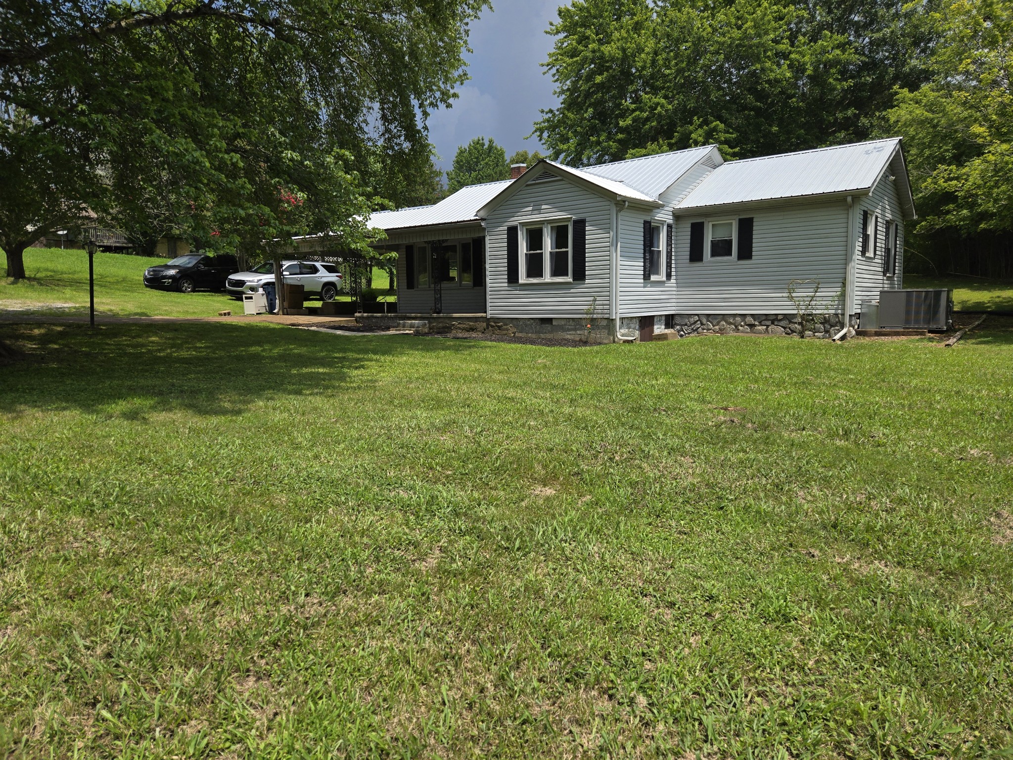 90 Wren Ave Property Photo 3