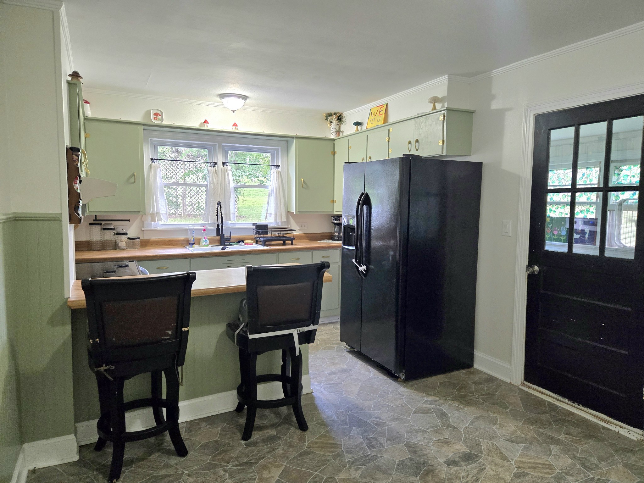90 Wren Ave Property Photo 6