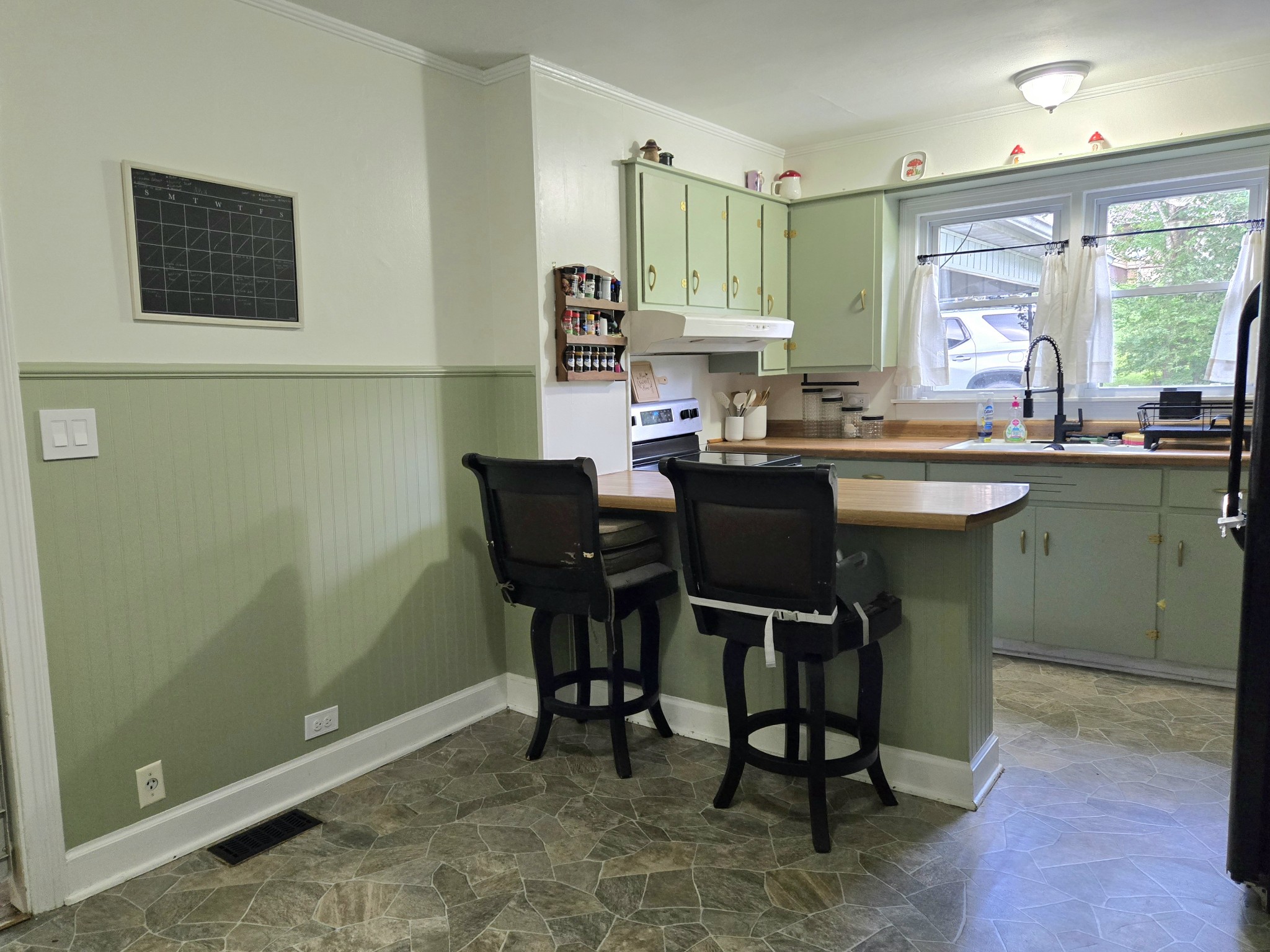 90 Wren Ave Property Photo 7