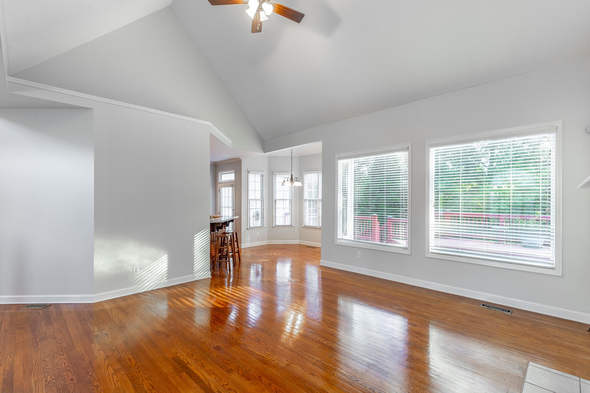 44 S Links Drive Property Photo 9