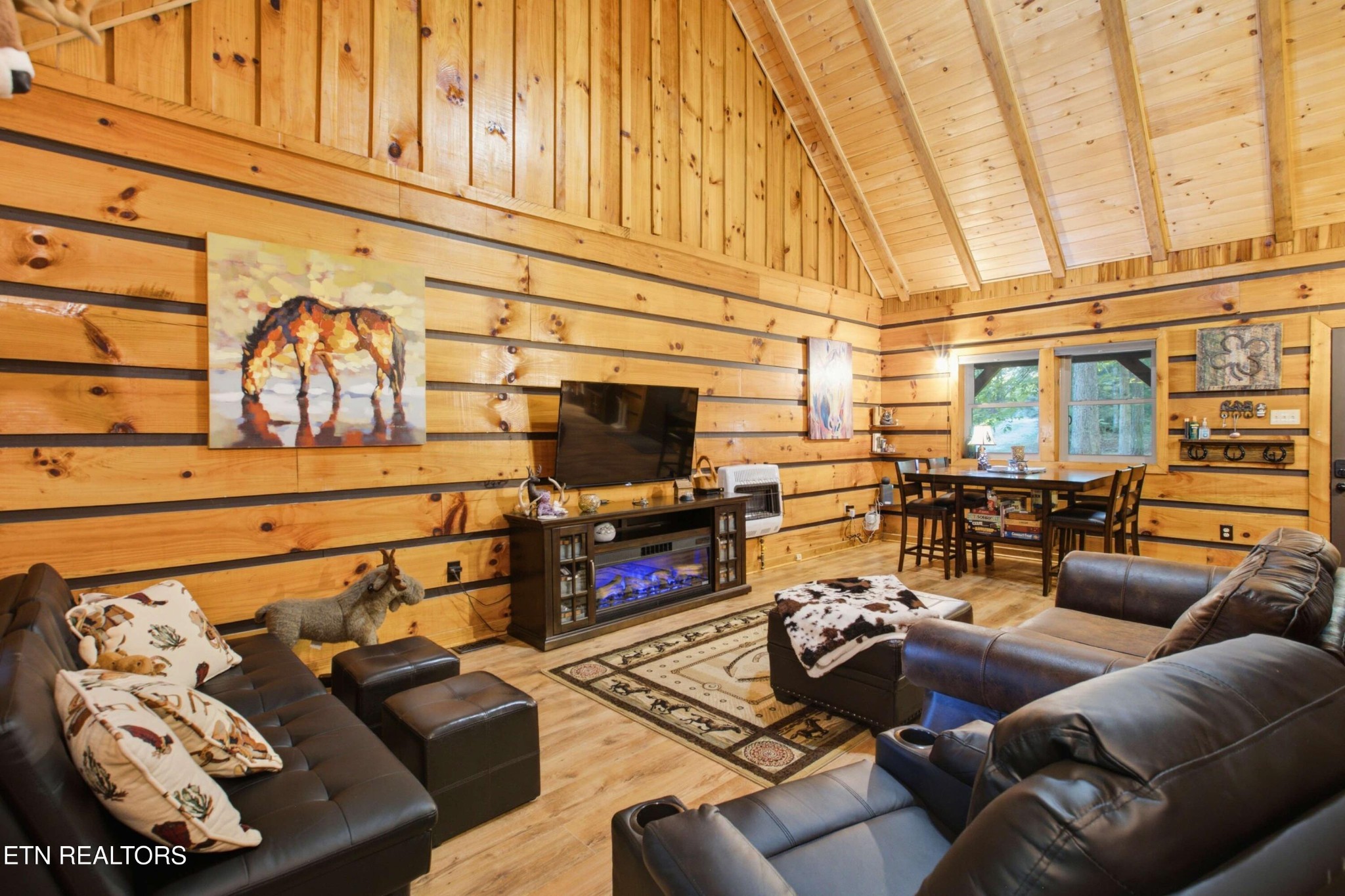 784 Wilderness Tr Property Photo 3